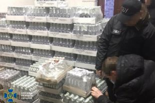 Сотрудники СБУ пресекли реализацию алкоголя с поддельными акцизными марками