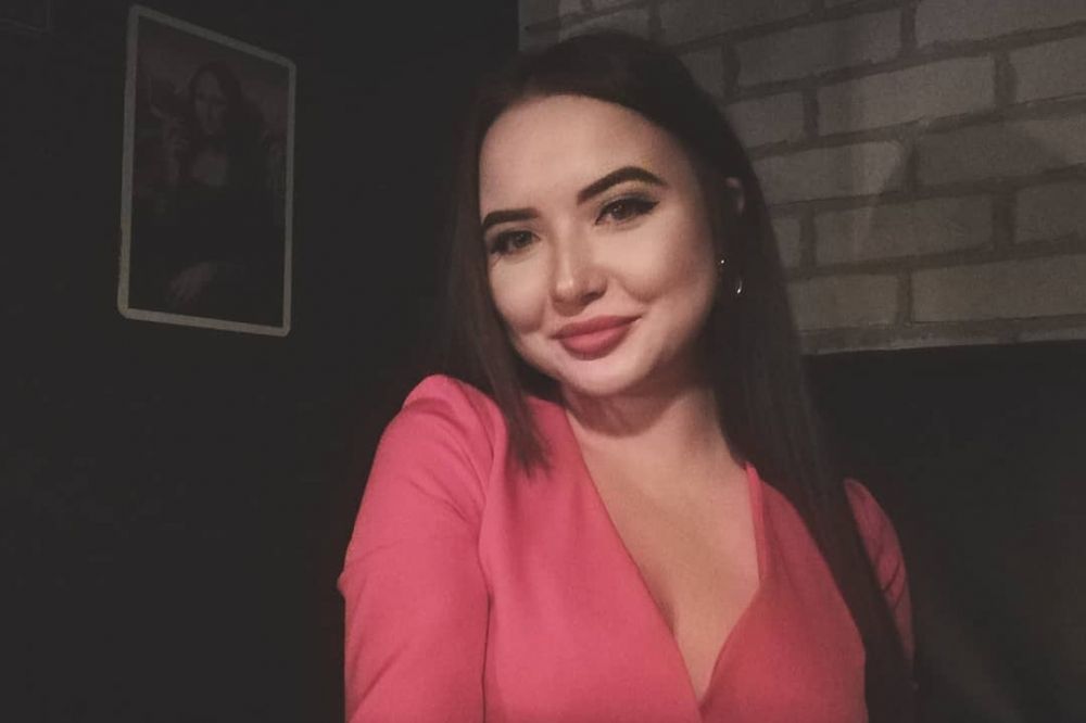 1. Алина Башарова живёт в Перми, работает администратором в компании «Франчайзи». Хобби: Йога, чтение книг, исследование мира, создание уюта и тёплой атмосферы, психология, искусство, мода и стиль.