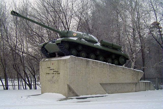 Памятник героям-танкистам.