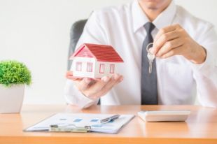 В Киеве стоимость аренды квартир снизилась почти в два раза