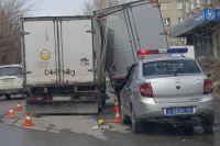 Авария произошла в Дзержинском районе Новосибирска, характер травм женщины не уточняется.