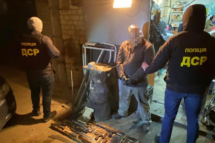 В Киеве задержали иностранца за хранение оружия в гараже