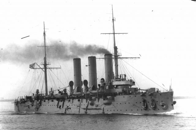 Крейсер «Аврора» в 1916 году. 
