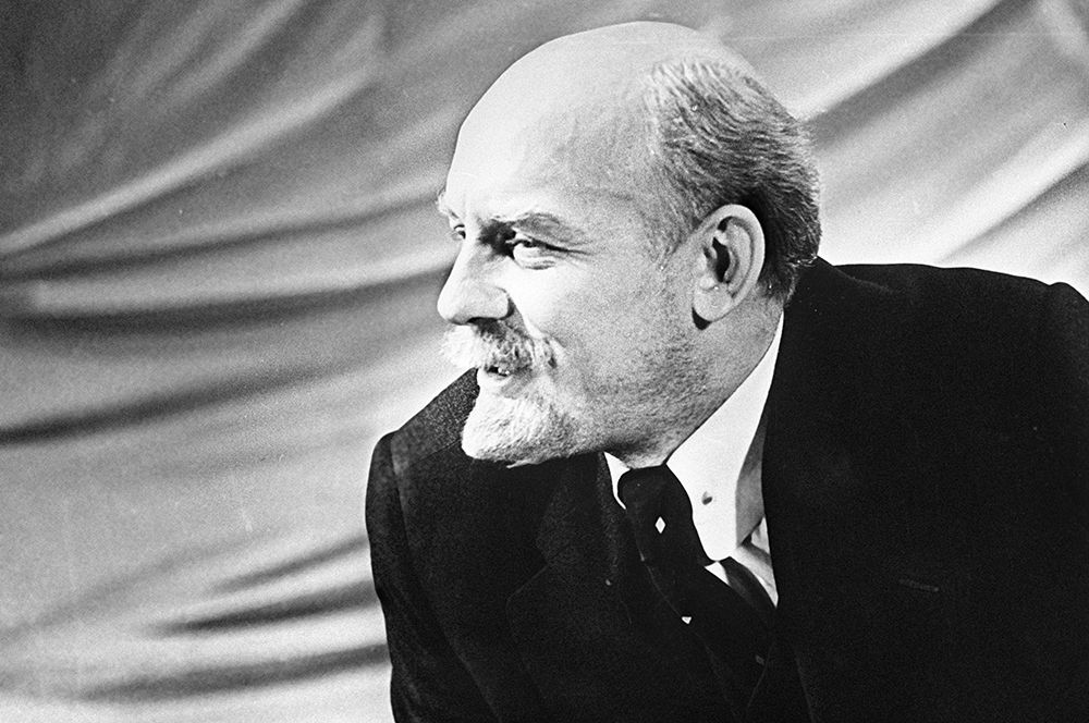 «На одной планете» (1965) — Владимир Ильич Ленин.