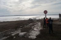 Специалисты обследовали 285 мест возможного выхода людей и выезда машин на лёд.