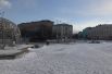 Центр Мурманска - площадь Пять углов - покрыт снегом. 