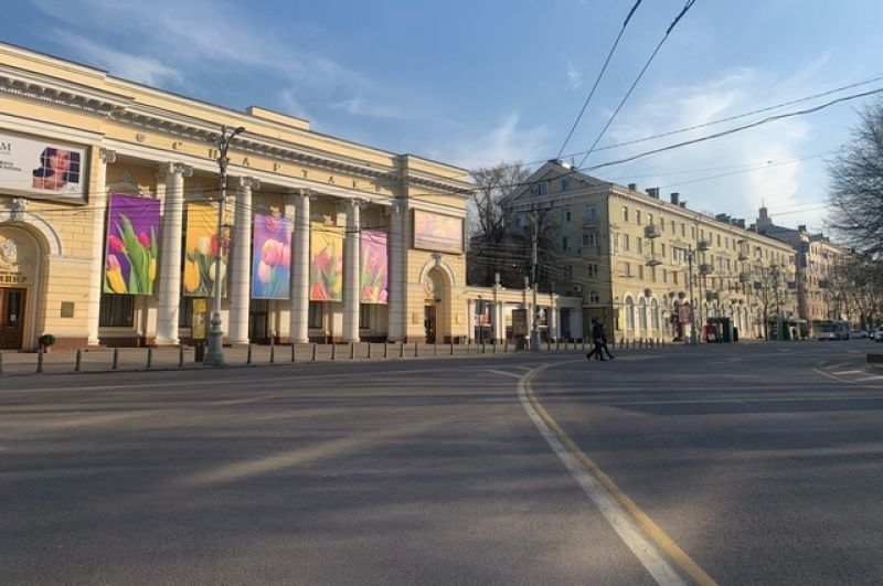 Центр Воронежа в районе кинотеатра Спартак пустует все выходные.