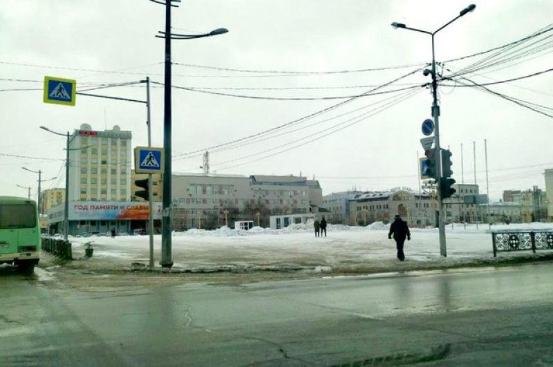 Еще пару недель назад на площади Ленина в Якутске кипела жизнь.