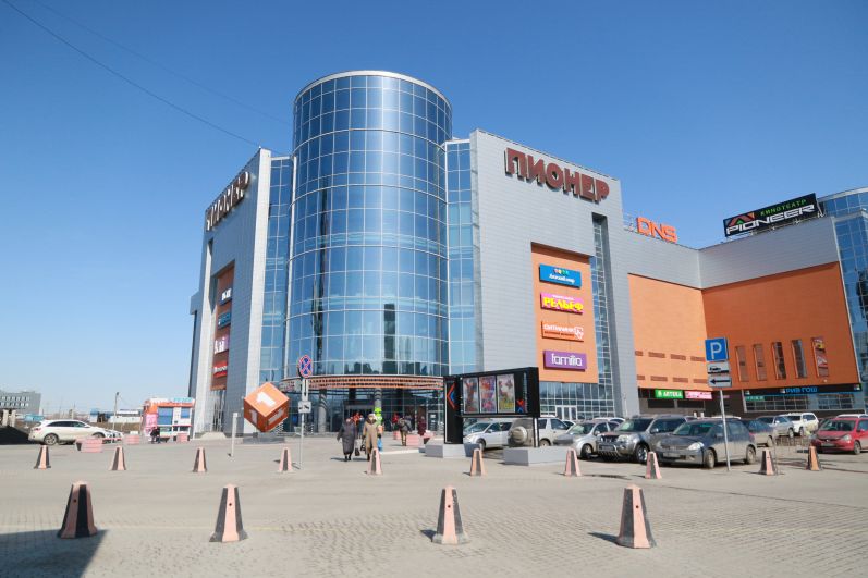 Один из самых популярных ТЦ Барнаула - «Пионер» - перестает быть точкой притяжения горожан. 