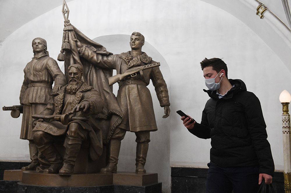 Пассажир на станции «Белорусская».