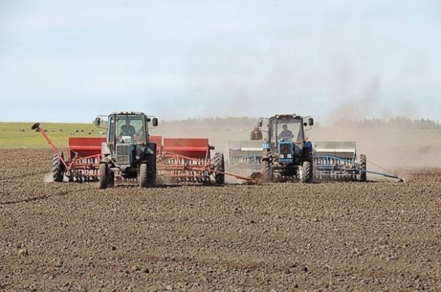 Многие аграрии уже приступили к полевым работам.