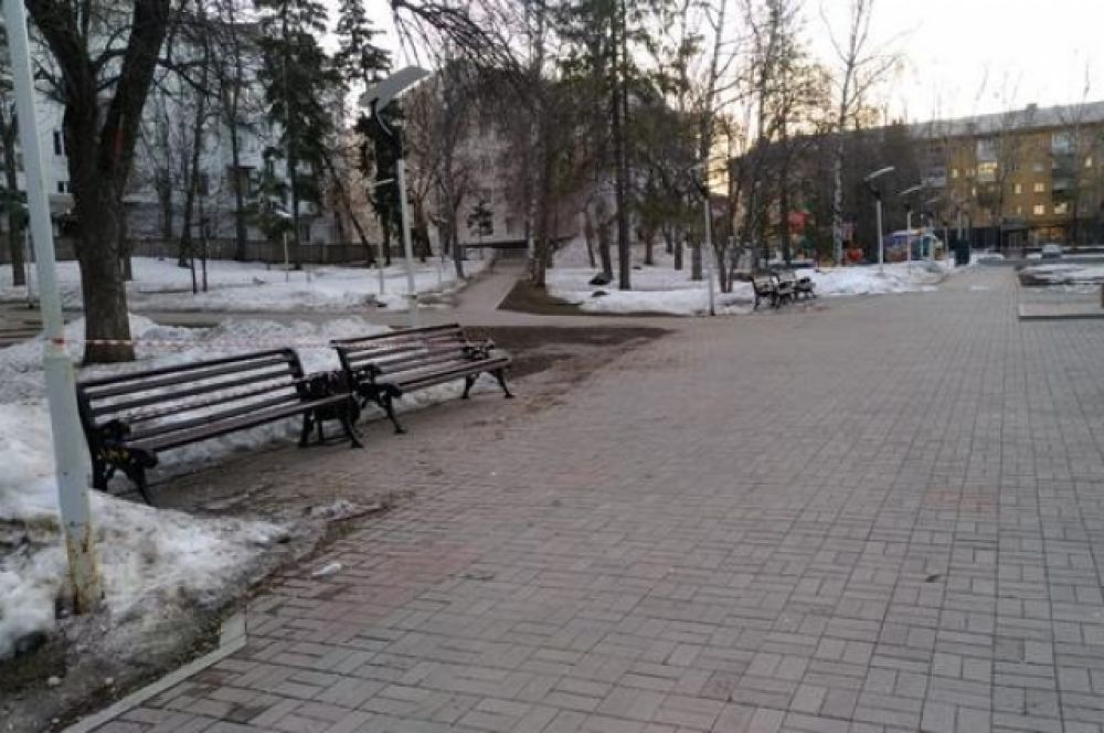 Сквер имени Маяковского - некогда одно из самых многолюдных мест.