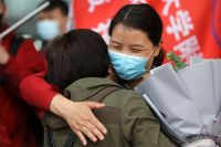 Последняя партия из 186 медицинских работников из провинции Хунань вернулась домой во вторник после оказания помощи в борьбе с пандемией COVID-19 в провинции Хубэй. 7 апреля 2020 г.