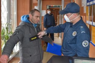 В суды Украины в 2020 году более тысячи раз пытались пронести ножи