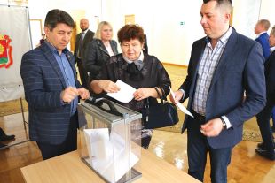 Депутаты выбрали спикера тайным голосованием.