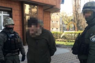 В Киеве правоохранители разоблачили схему сбыта наркотиков в воинской части