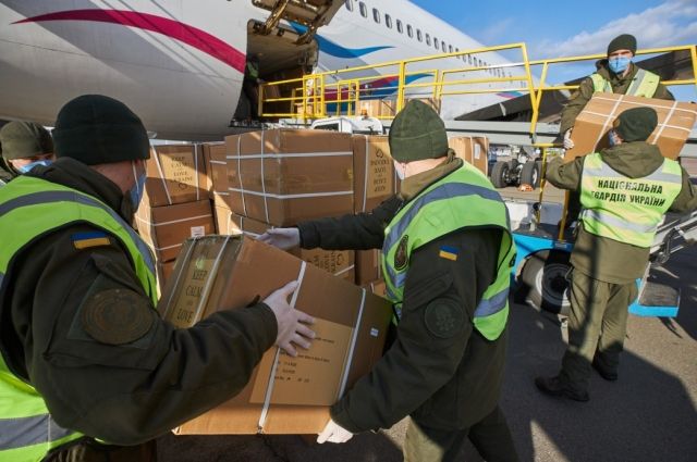 В Украину прибыло еще три самолета из КНР со средствами против коронавируса