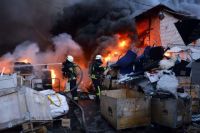В Днепре произошел пожар на предприятии по заготовке металлолома