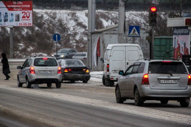 По программе «Безопасные и качественные автомобильные дороги» в Иркутской области отремонтируют в этом строительном сезоне 12 дорог.