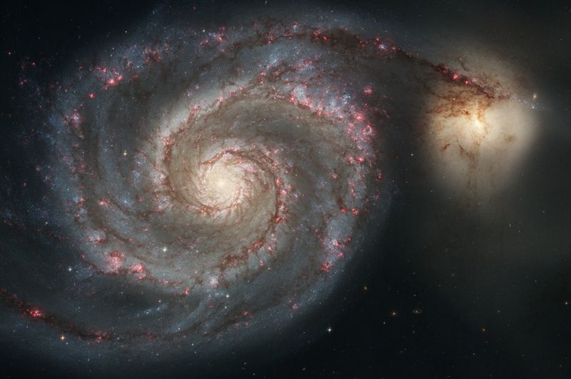 Галактика Водоворот или M 51 в созвездии Гончие Псы. Снимок сделан в 2005 году.
