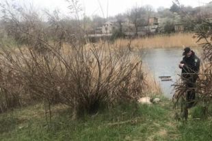 В Кривом Роге на берегу реки в мешке нашли труп женщины без ног