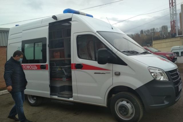 Переданы три автомобиля скорой помощи для БСМП, а также для больниц Ачинска и Богучан. 