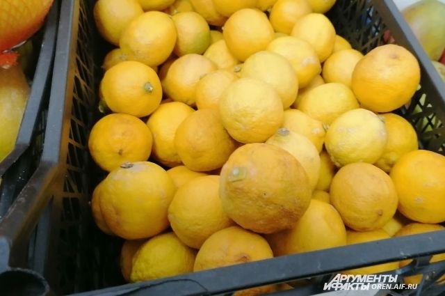 В Оренбурге в продаже появились подгнившие лимоны.