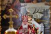 Патриарх Московский и всея Руси Кирилл во время праздничного пасхального богослужения в храме Христа Спасителя в Москве. 