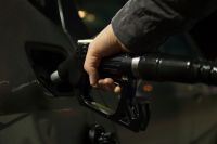 В Тюменской области снизились цены на бензин