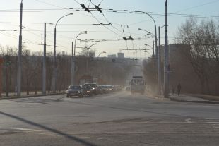 В городе сохранится повышенный уровень загряжнения атмосферы, а в отдельных районах ожидается сильное содержание пыли.