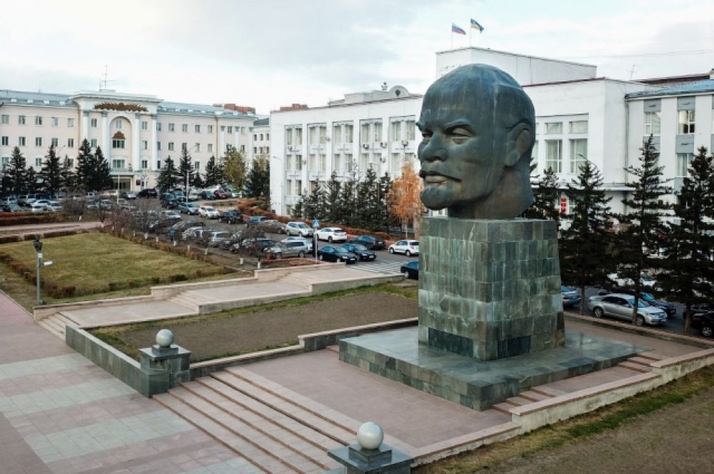 Улан-Удэ. Самая большая «голова» - 7, 7 м.