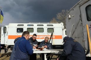 Тушение пожаров в Чернобыльской зоне: в ГСЧС показали быт спасателей
