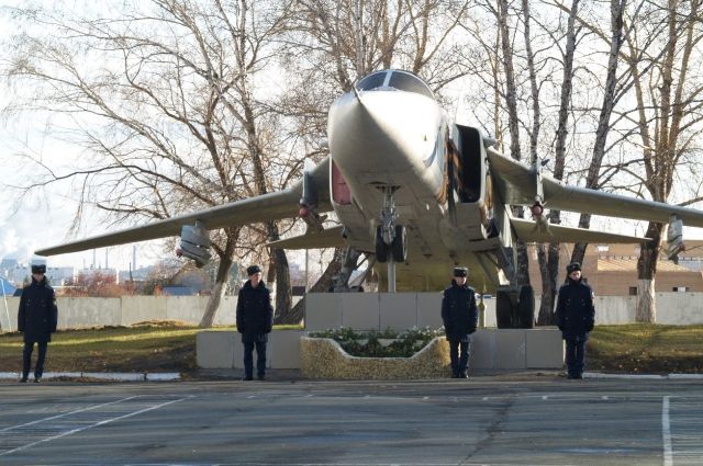 Порно голые курсанты