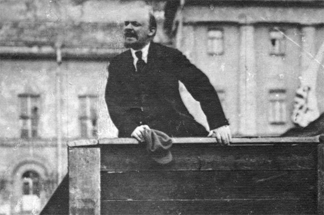 Владимир Ильич Ленин.