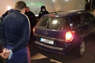 На границе с Польшей мужчина наехал на пограничника, чтобы избежать проверки