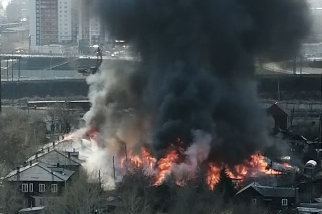 Большой пожар на ул. Судостроительной случился в начале этой недели.