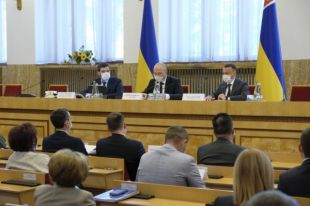 Шмыгаль: ремонт дорог является приоритетом для правительства