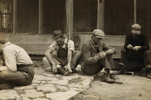 Фермеры-арендаторы из Техаса, изгнанные со своих земель. 1930 г.