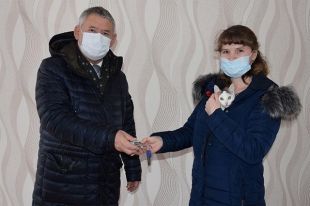 Вручение ключей в городе Мегионе Ханты-Мансийского автономного округа — Югры.