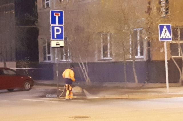 Дорожники и коммунальщики Салехарда начали уборку улиц после зимы