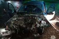 В Мукачево автомобиль влетел в бетонную преграду: погибла 19-летная девушка