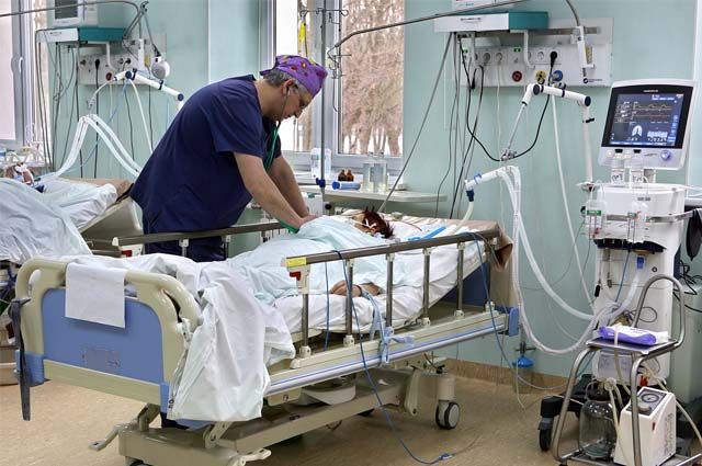 Неделю врачи боролись за жизнь начальника госпиталя для ветеранов.
