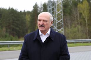 Лукашенко пригласил Зеленского и Путина на парад Победы в Минске