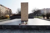 Место, где находился памятник маршалу СССР Ивану Коневу в Праге.