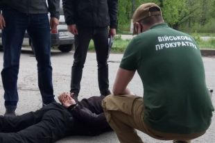 В Житомире задержали полицейского на взятке в 20 тысяч гривен