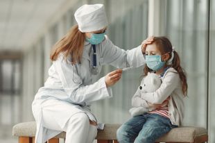 ЦОЗ: в Украине дети в возрасте 10-14 лет чаще всего болеют коронавирусом
