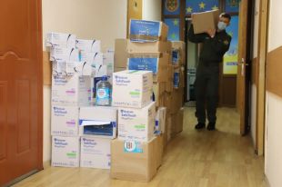 ЕС передал украинским пограничникам защитные медсредства