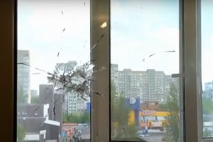 В Киеве неизвестные обстреляли рынок на Троещине: подробности