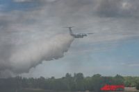 8 мая на тушение пожара привлекли два самолета Ил-76 Министерства обороны. 