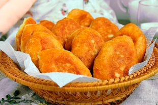 Пирожки на сковородке: как за 15 минут вкусно и сытно накормить семью